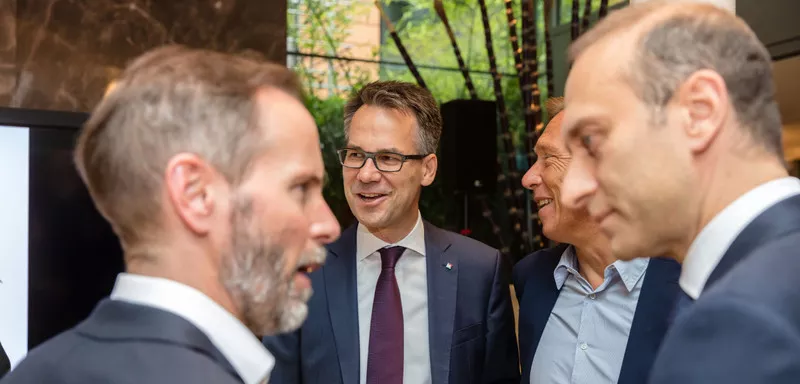 2 Männer reden