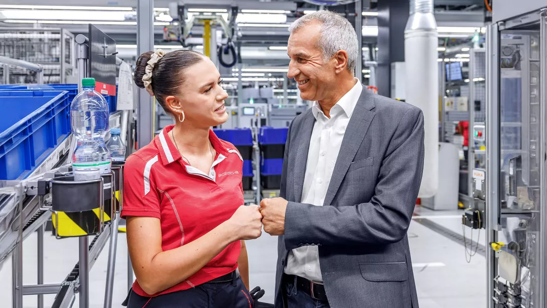 Albrecht Reimold in der Porsche Produktion