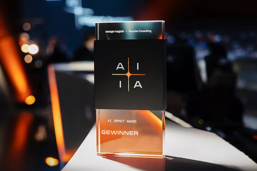 AI Impact Award Gewinner-Trophäe