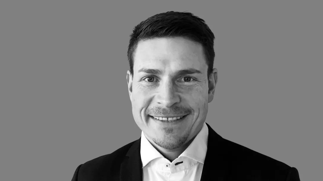 Alexander Hahn, Senior Manager
