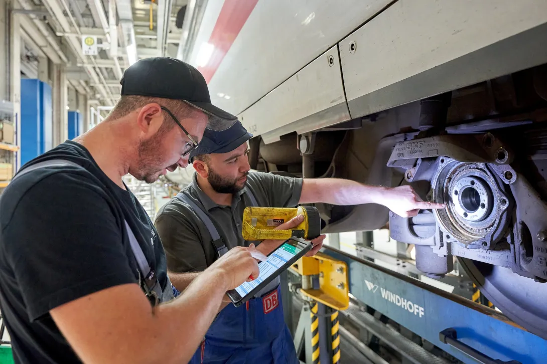 Überprüfung Radaufnahmen am ICE